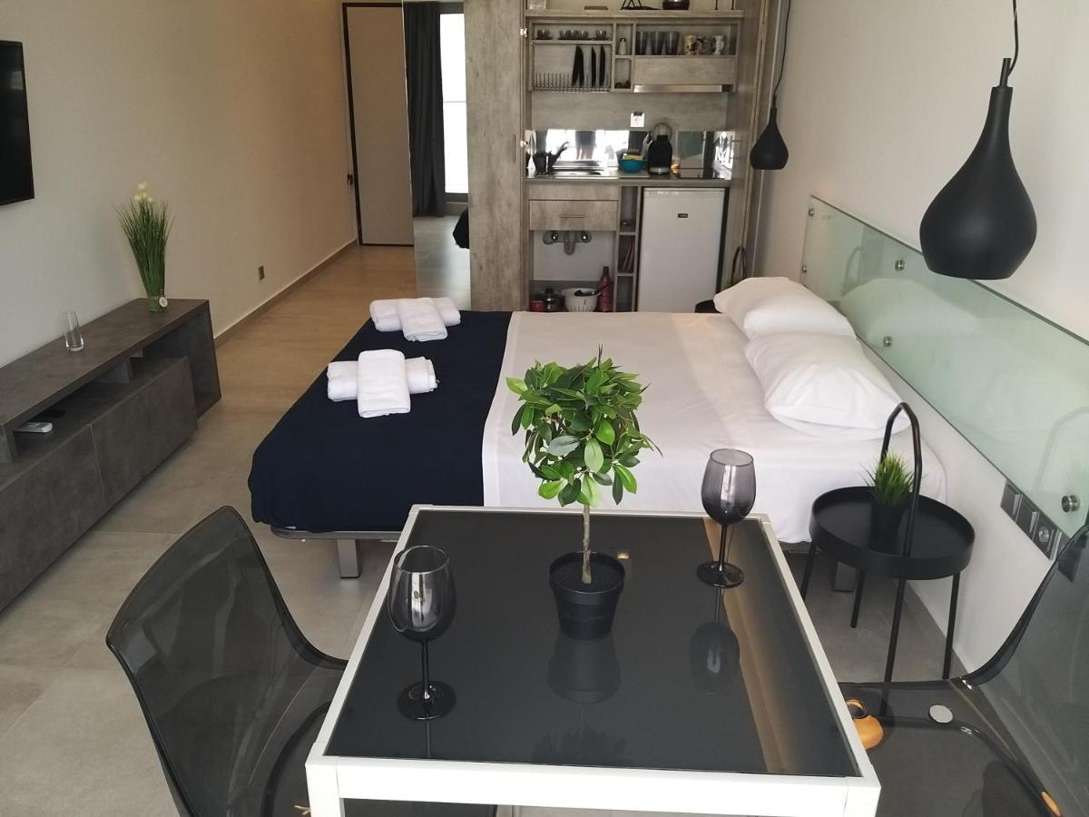Amazing Apartments @ Aiolou Str. 雅典 外观 照片